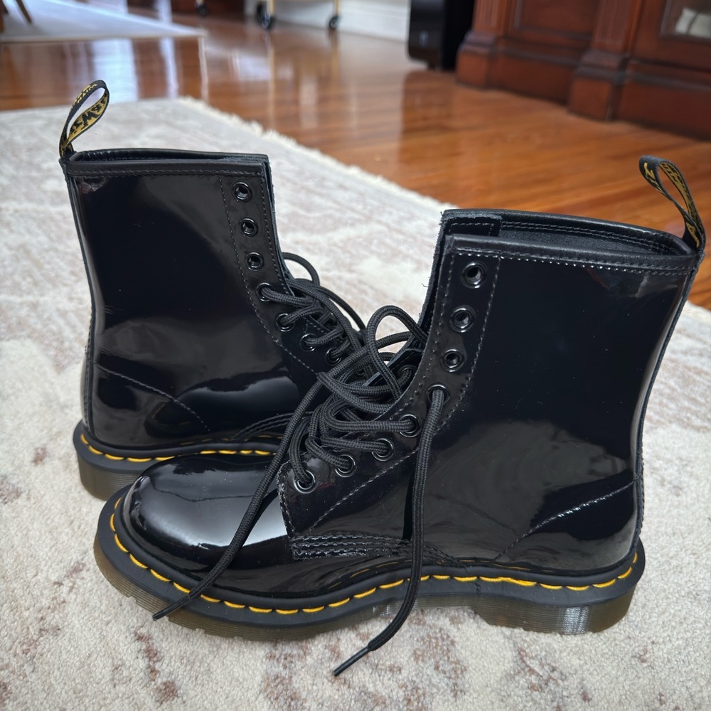 NWOB Dr Martens 1460 Women’s Patent Leather Lace Up Boots
